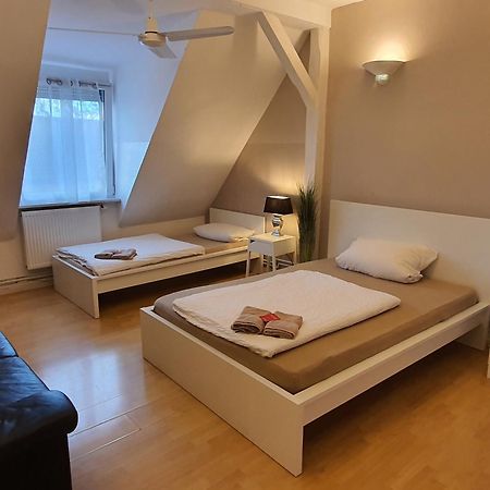 Colodging Mannheim - Private Rooms & Kitchen Exterior foto