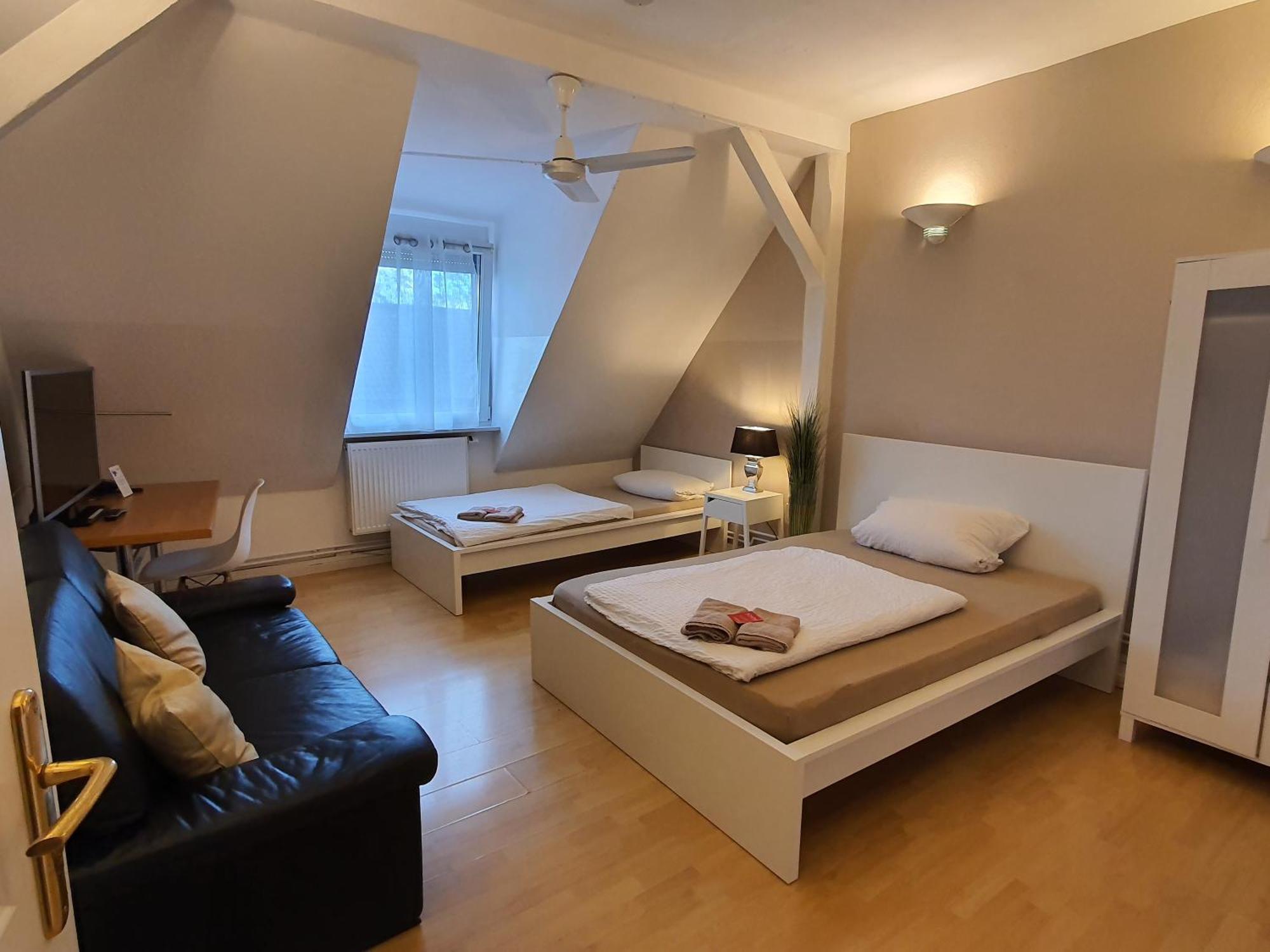 Colodging Mannheim - Private Rooms & Kitchen Exterior foto